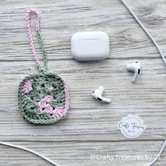 Crocheted Wireless Headphones Case - Pink Camo