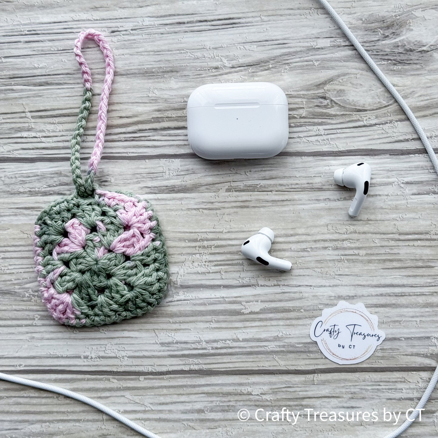 Crocheted Wireless Headphones Case - Pink Camo