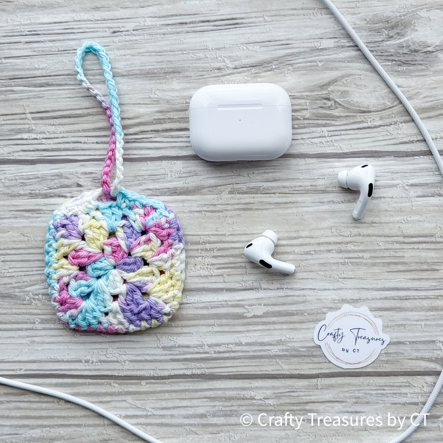 Crocheted Wireless Headphones Case - Fleur De Lavandra
