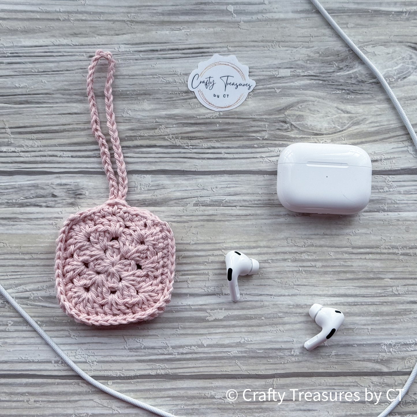 Crocheted Wireless Headphones Case - Pink Quartz