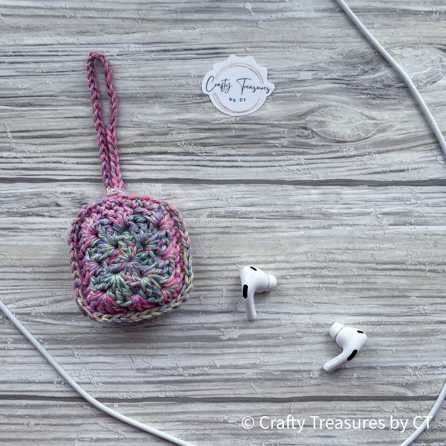 Crocheted Wireless Headphones Case - Haute Pink