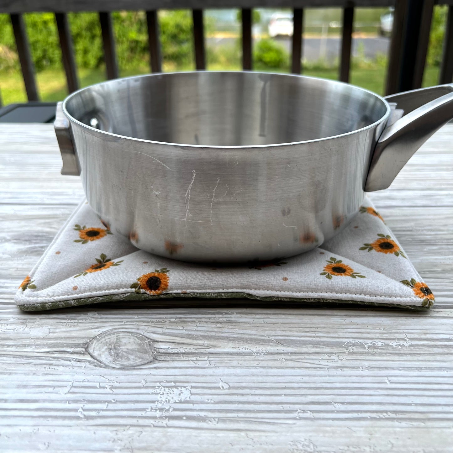 Simple Sunflowers Pot Holder