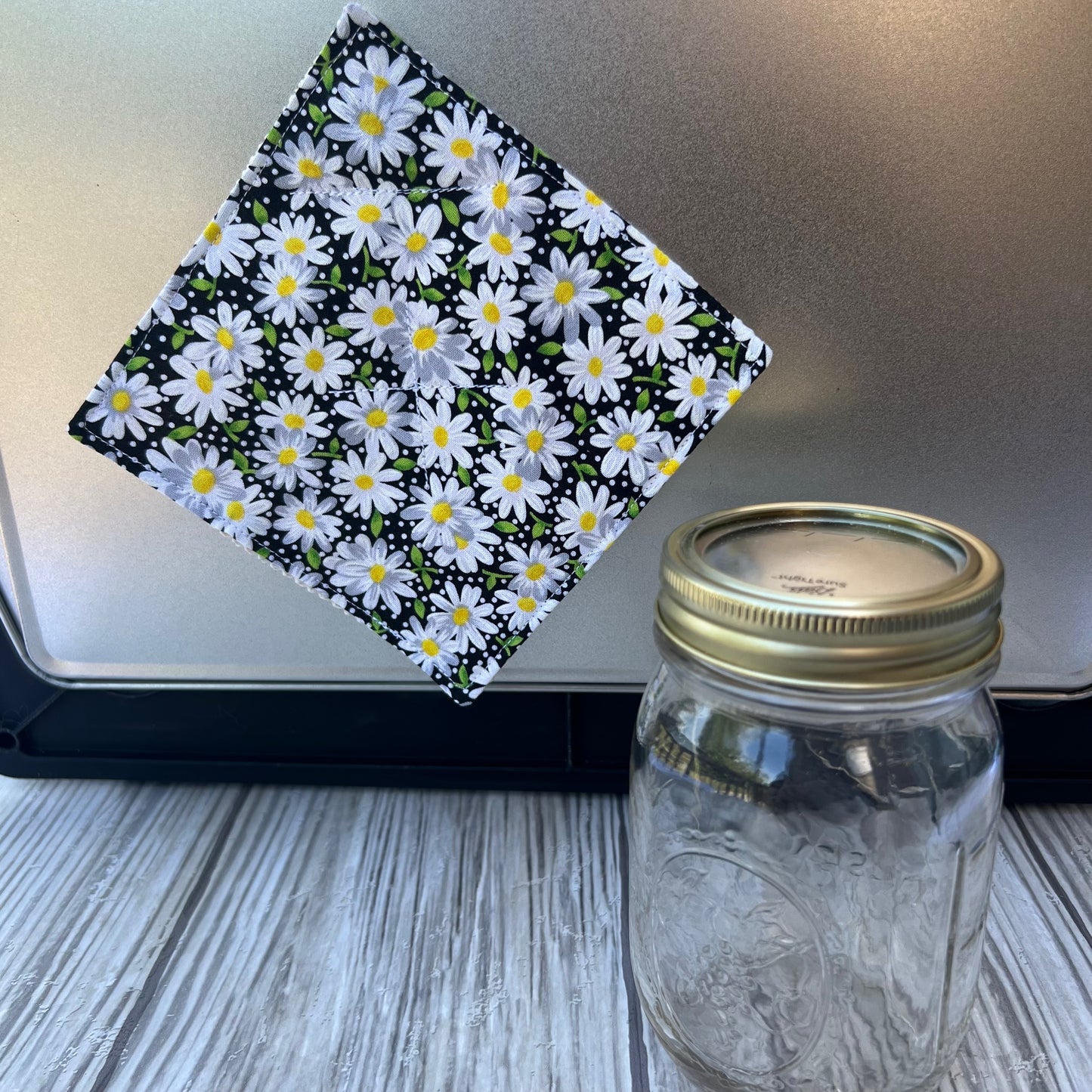 Black Daisy Magnetic Jar Opener